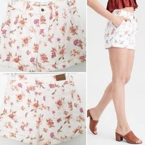 New AEO American Eagle Floral High Rise Mom Denim Jean Shorts Sz 4 White Pink